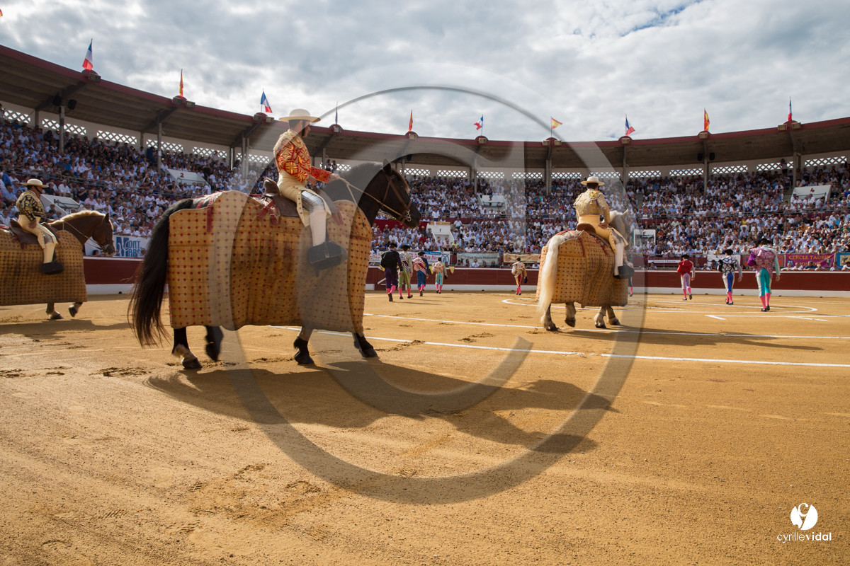 Mont-de-Marsan corrida de Dolores Aguirre pour Octavio Chacon - Pepe Moral - Juan Léal