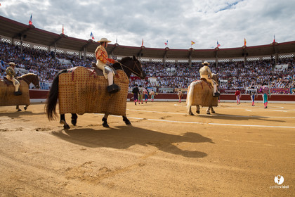 Mont-de-Marsan corrida de Dolores Aguirre pour Octavio Chacon - Pepe Moral - Juan Léal
